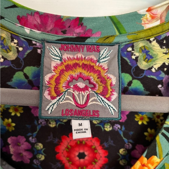 Johnny Was Panya v-neck tee - Picture 5 of 7